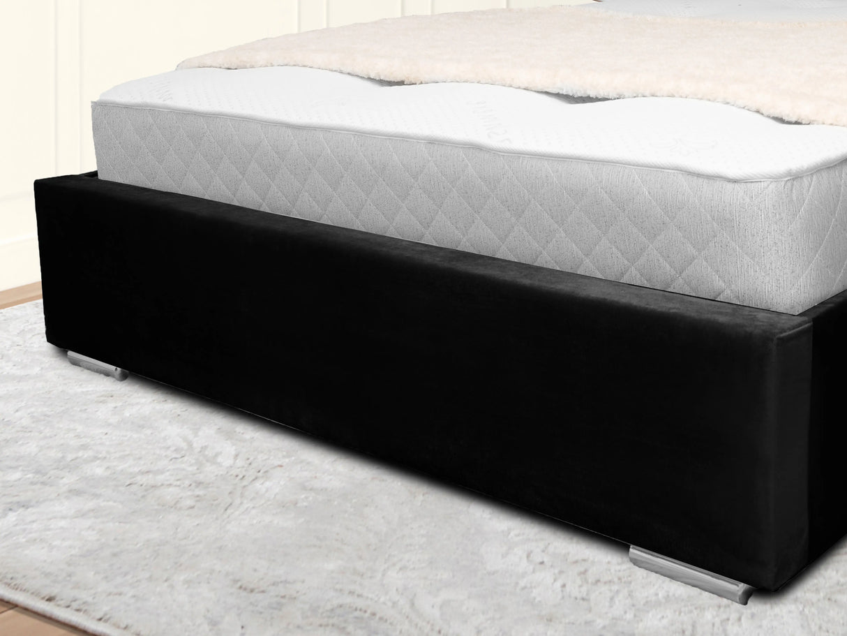 Middleton Wingback Upholstered Bed