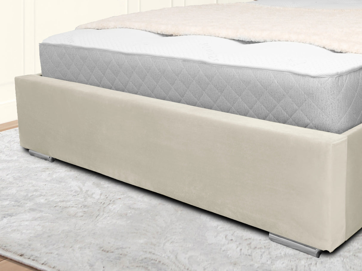 Middleton Wingback Upholstered Bed