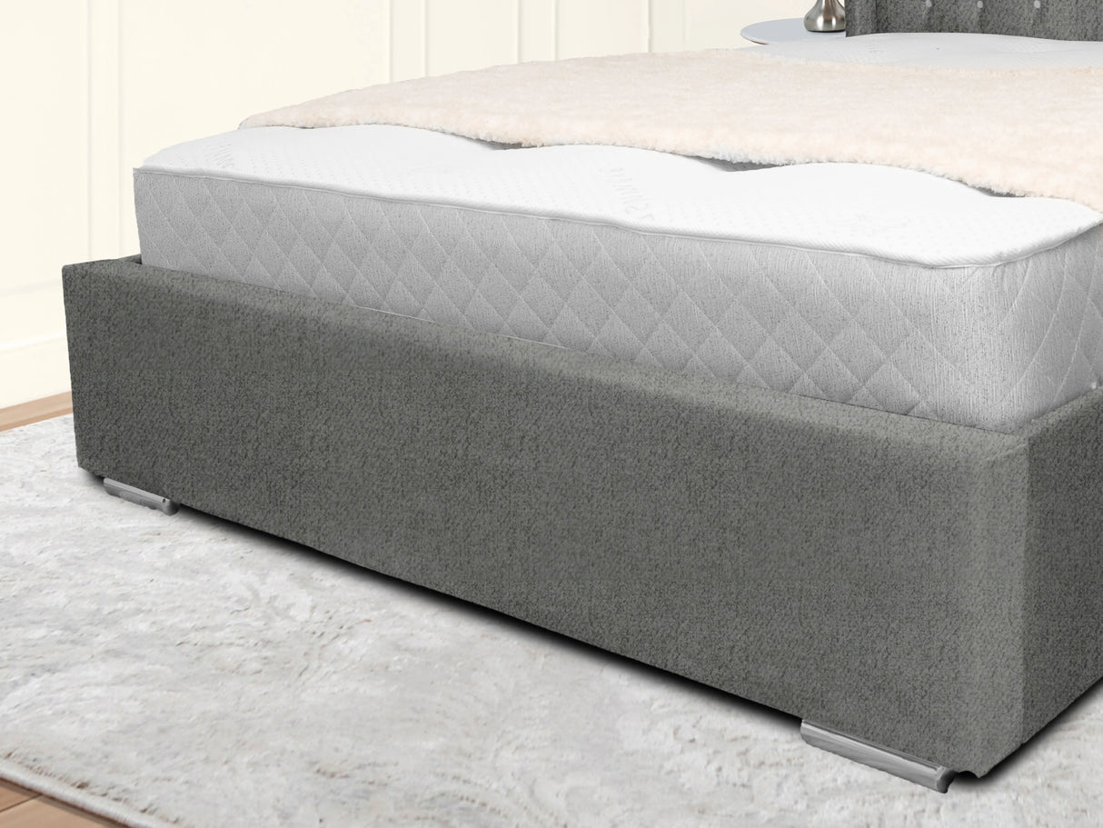 Middleton Wingback Upholstered Bed