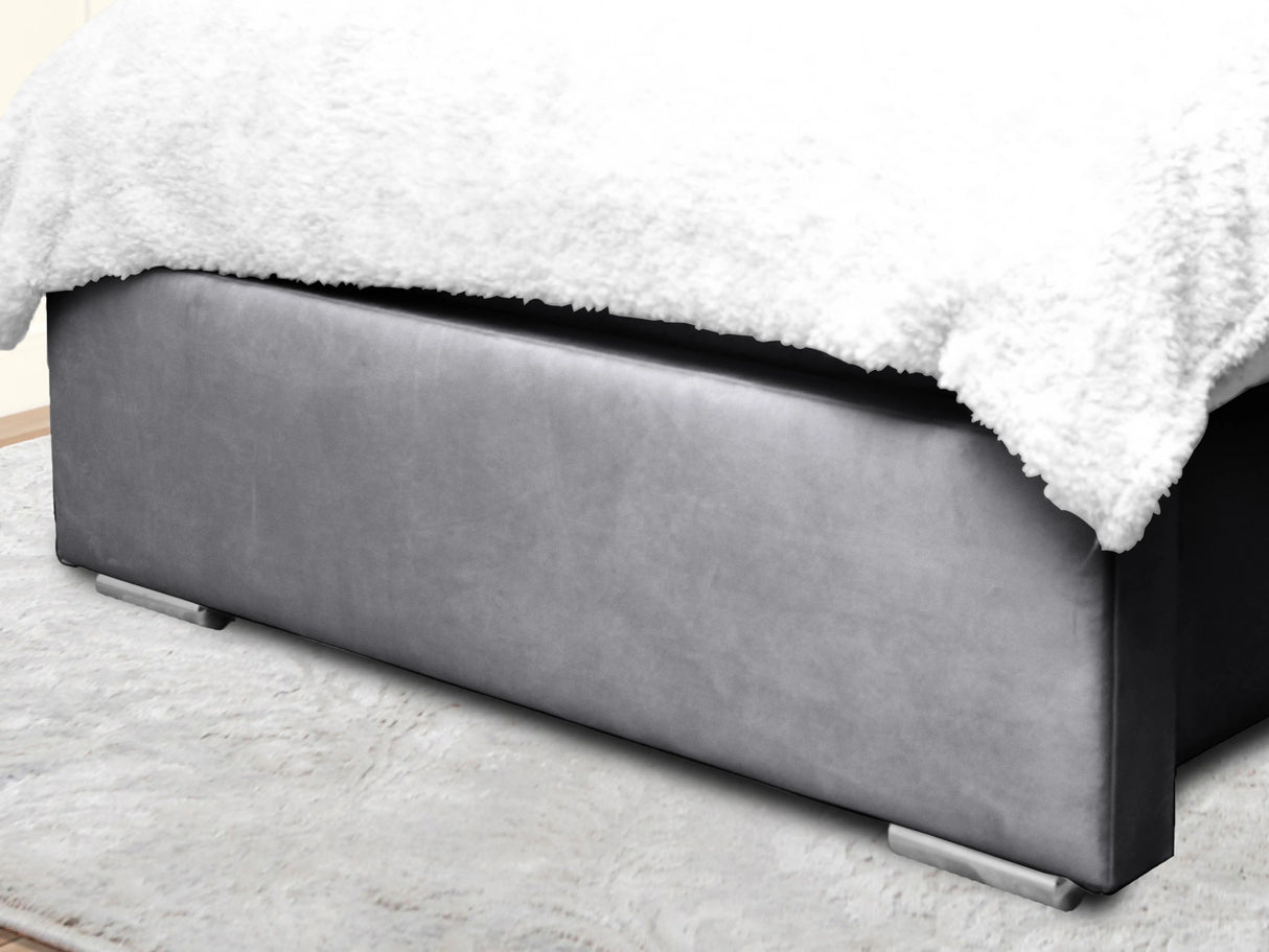 Cierra Wingback Upholstered Bed