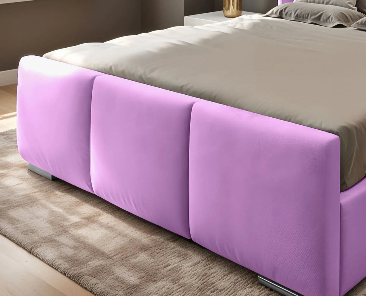 Miami wingback Upholstered Bed