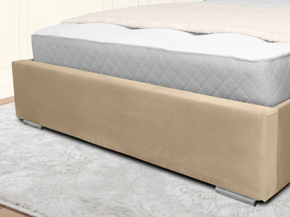 Middleton Wingback Upholstered Bed
