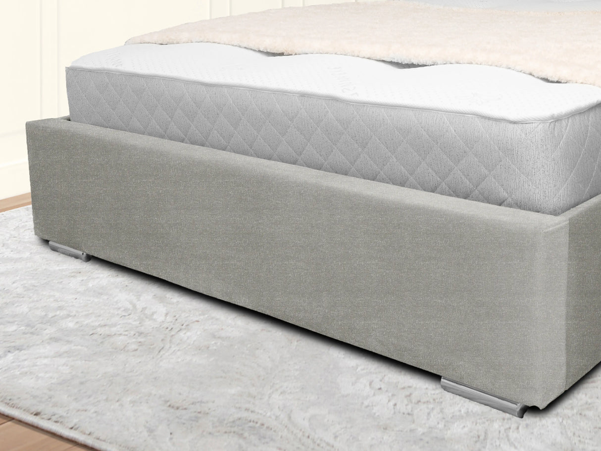 Middleton Wingback Upholstered Bed