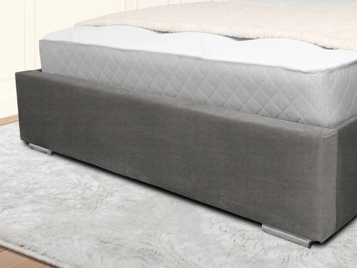 Middleton Wingback Upholstered Bed
