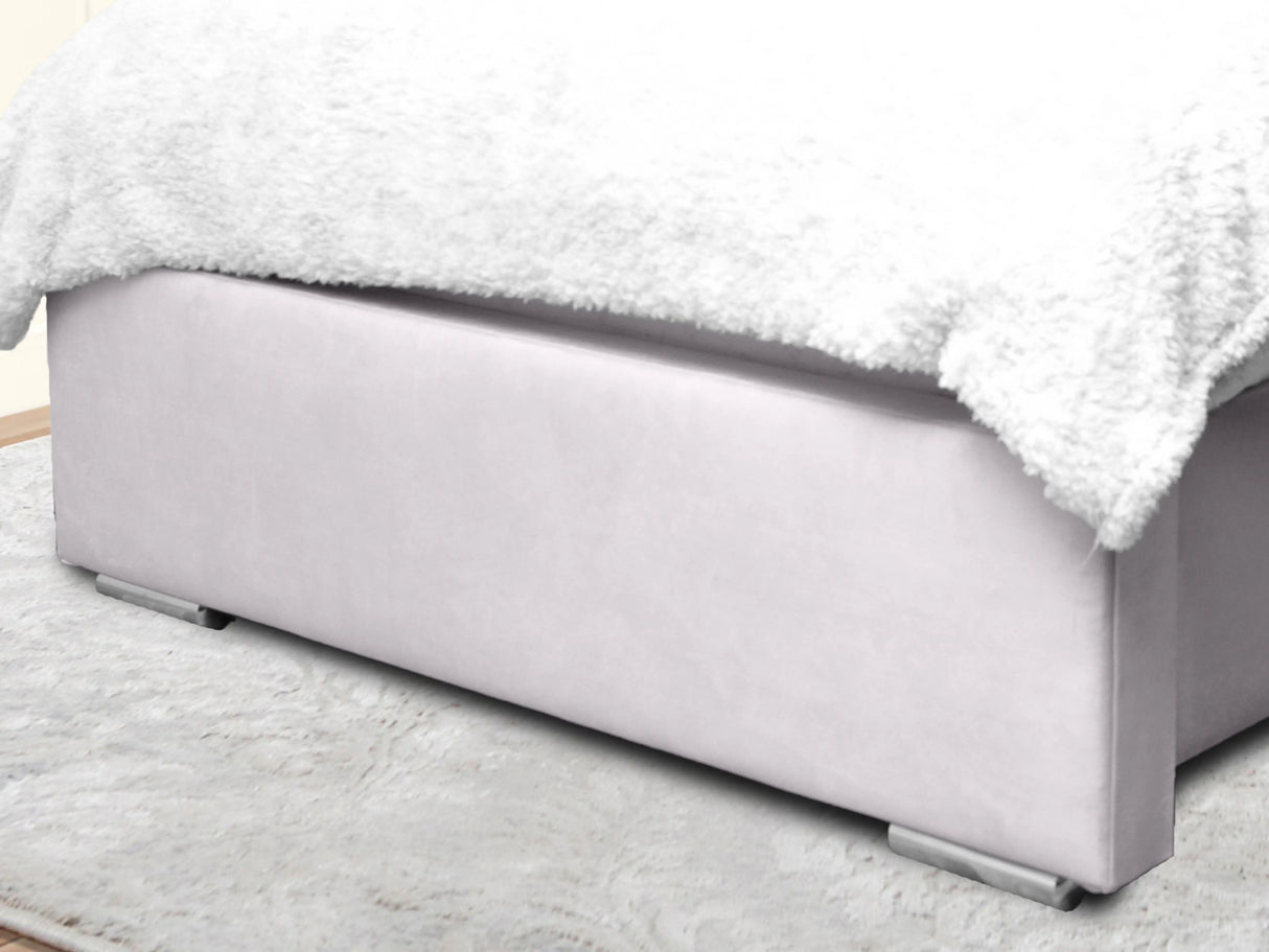 Cierra Wingback Upholstered Bed