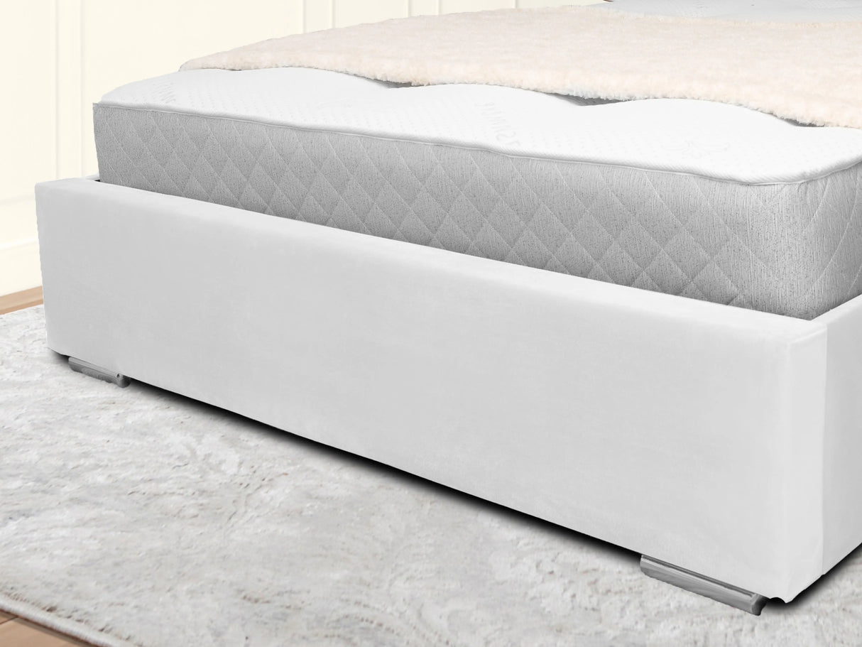 Middleton Wingback Upholstered Bed