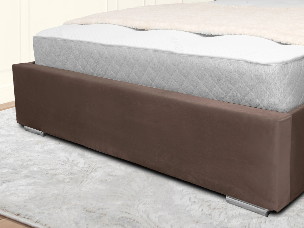 Middleton Wingback Upholstered Bed