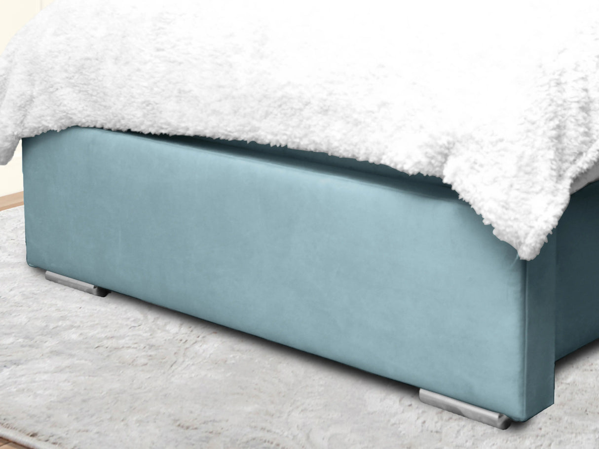 Cierra Wingback Upholstered Bed