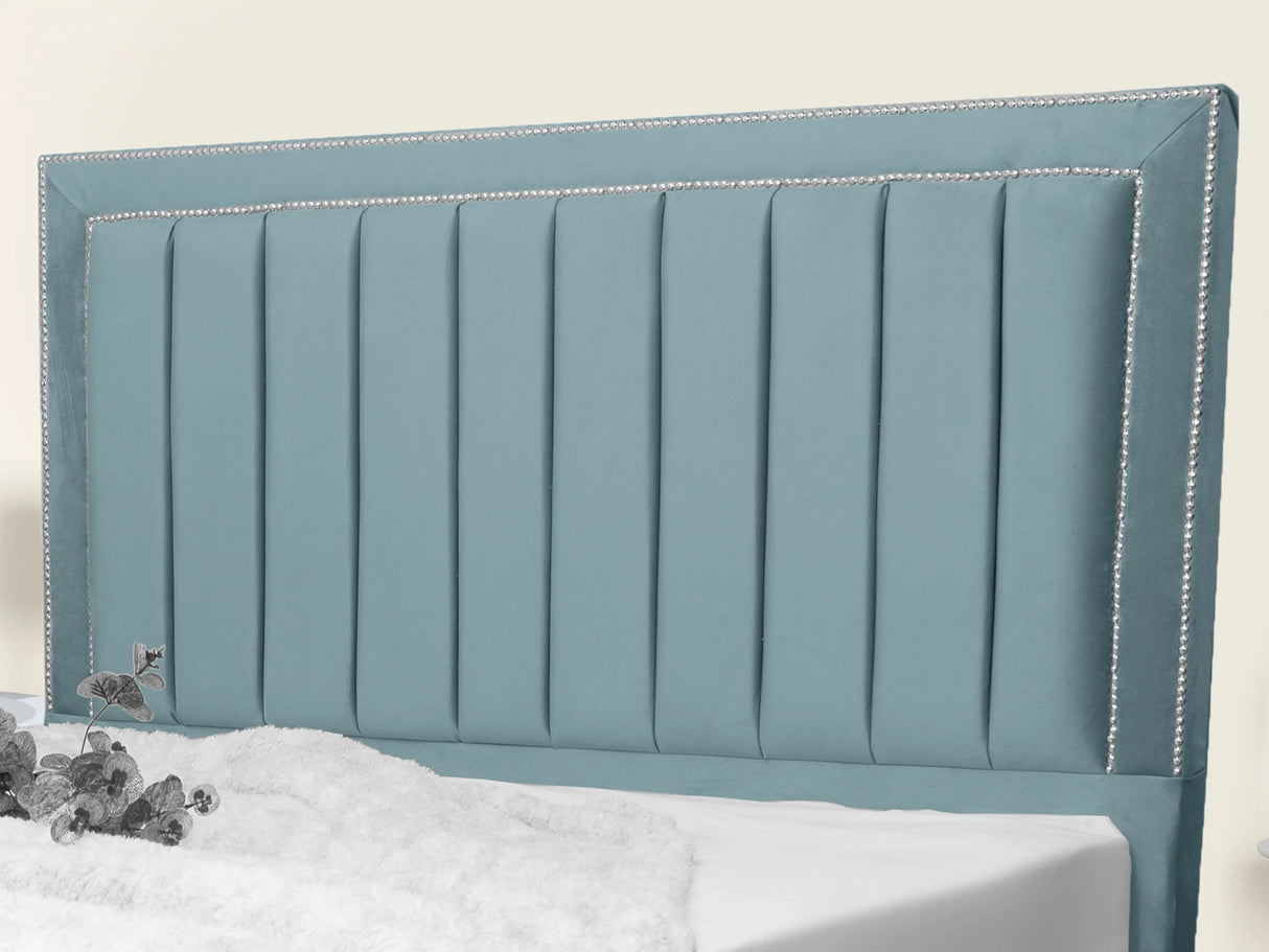 Maison Upholstered Bed