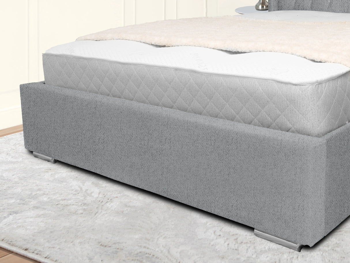 Middleton Wingback Upholstered Bed