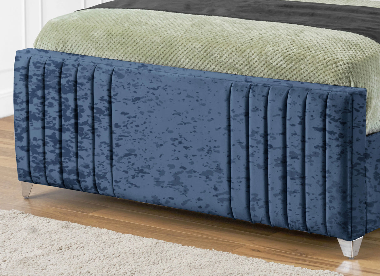 Elise lined winged Upholstered Bed
