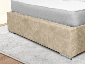 Winchester Upholstered Bed