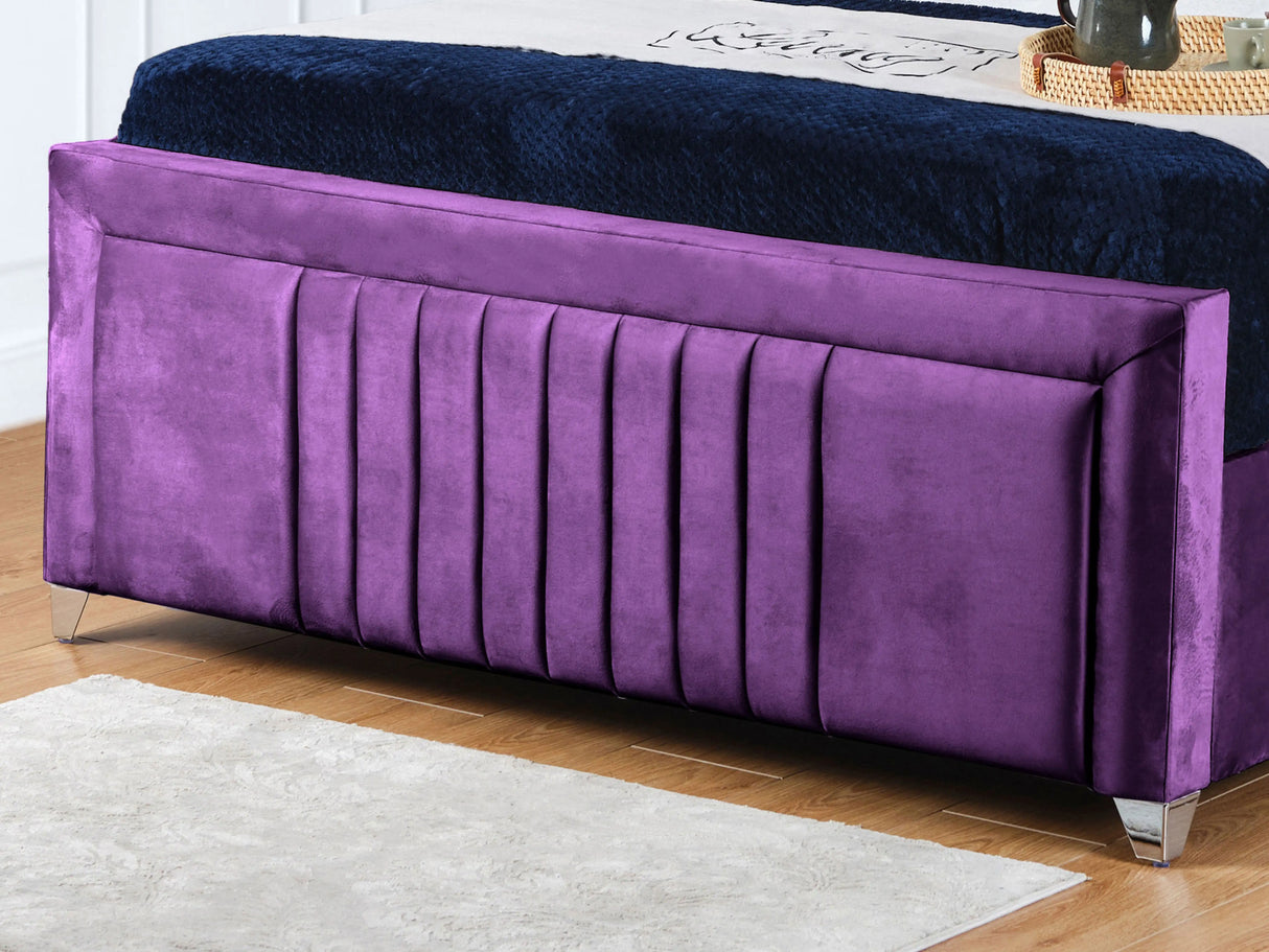 Cannas upholstered bed