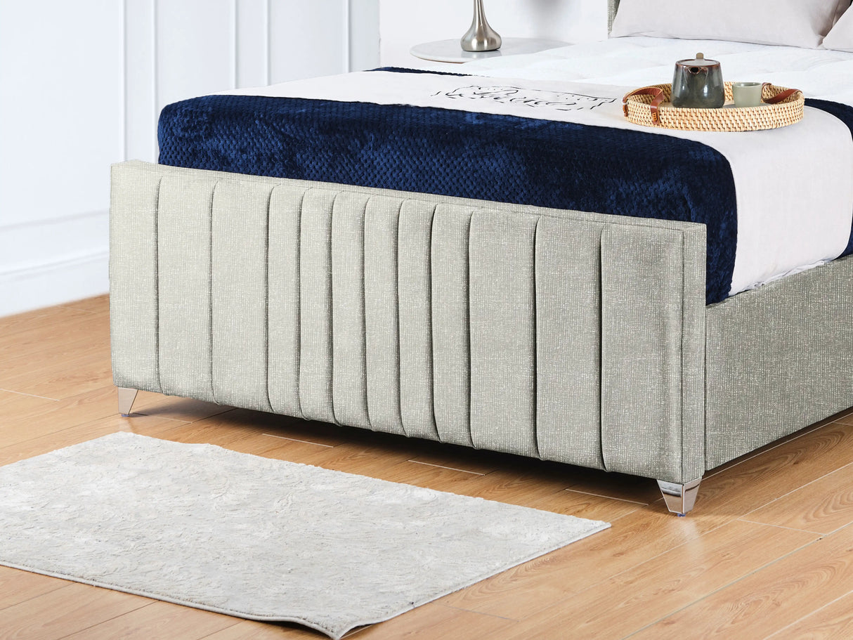 Valencia Lined Wings Upholstered Bed