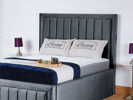 Grand panel Upholstered bed