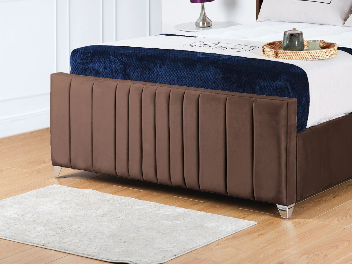 Valencia Lined Wings Upholstered Bed