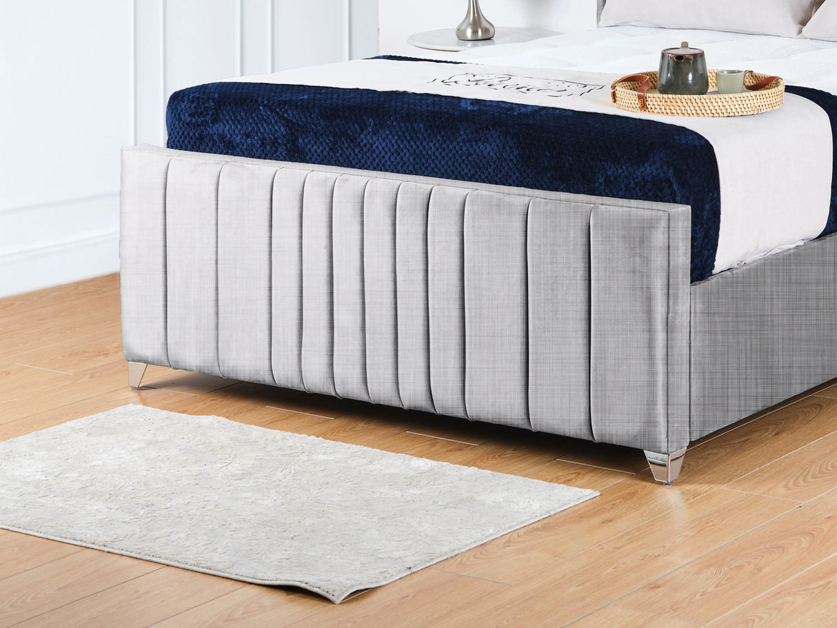 Valencia Lined Wings Upholstered Bed